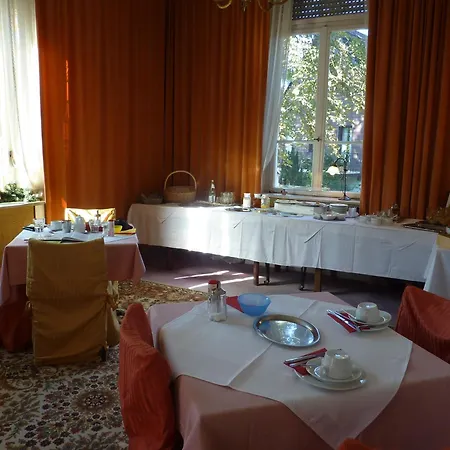 瓦尔德福瑞德酒店 酒店 2*